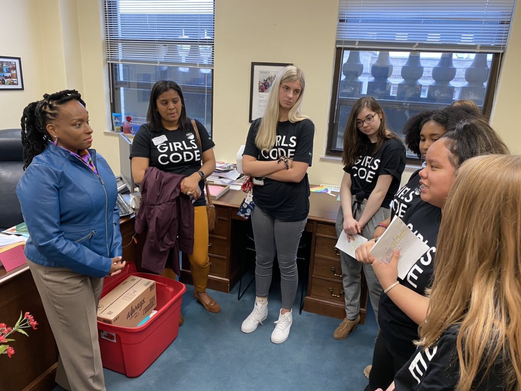 BruinsLibrary's tweet photo. Ballard’s Girls Who Code group had a great time at the capital today meeting legislators and advocating for women in STEM fields. Thanks for meeting with us and learning about our projects! @Booker4KY @atticascott4ky @GirlsWhoCode @Bruin_Principal @Ms_SmithTweets @AcademiesofLou https://t.co/UI8Lr0b7t8