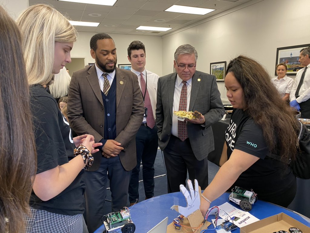 BruinsLibrary's tweet photo. Ballard’s Girls Who Code group had a great time at the capital today meeting legislators and advocating for women in STEM fields. Thanks for meeting with us and learning about our projects! @Booker4KY @atticascott4ky @GirlsWhoCode @Bruin_Principal @Ms_SmithTweets @AcademiesofLou https://t.co/UI8Lr0b7t8