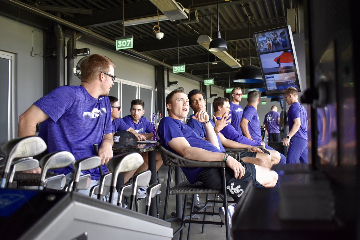 KStateBSB's tweet photo. Even on an off day you gotta work on that swing 🏌️ 

#KStateBSB https://t.co/rrDzc22zyv