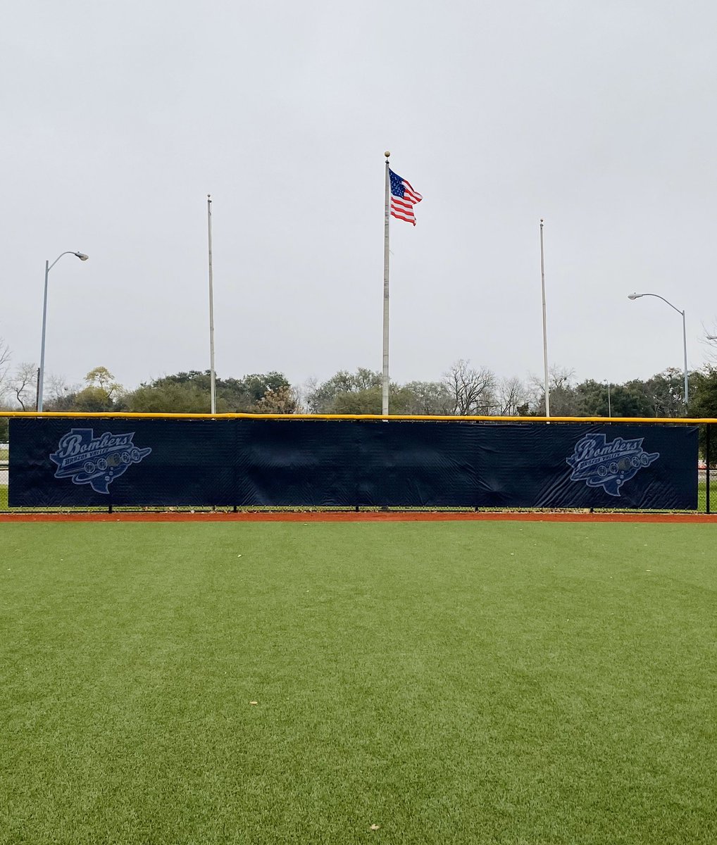 bv_bombers's tweet photo. New signage at the ballpark today!
#BattersEye
#ForTheBrand https://t.co/3Asqtc2CZX