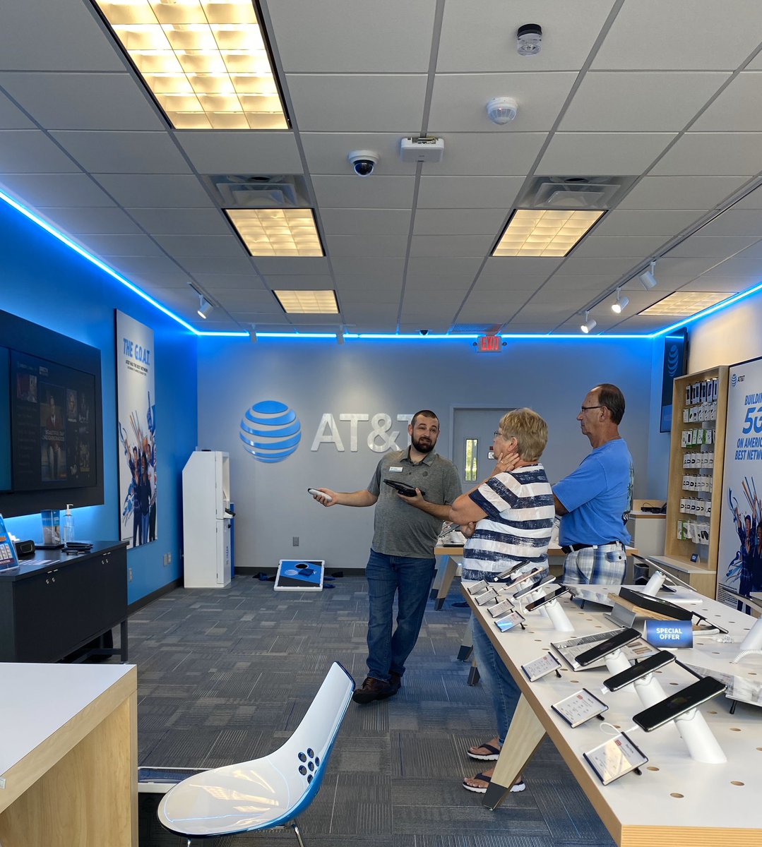 olgabby1's tweet image. Way to set the tone today @JonathanPoore7. DTV submitted with a side of internet and 1PPV fully loaded on a 55+ Plan. #Balance #proudRSM @MonicaWells88 @CmancusiWFL @MilagrosMontout @jrluna11