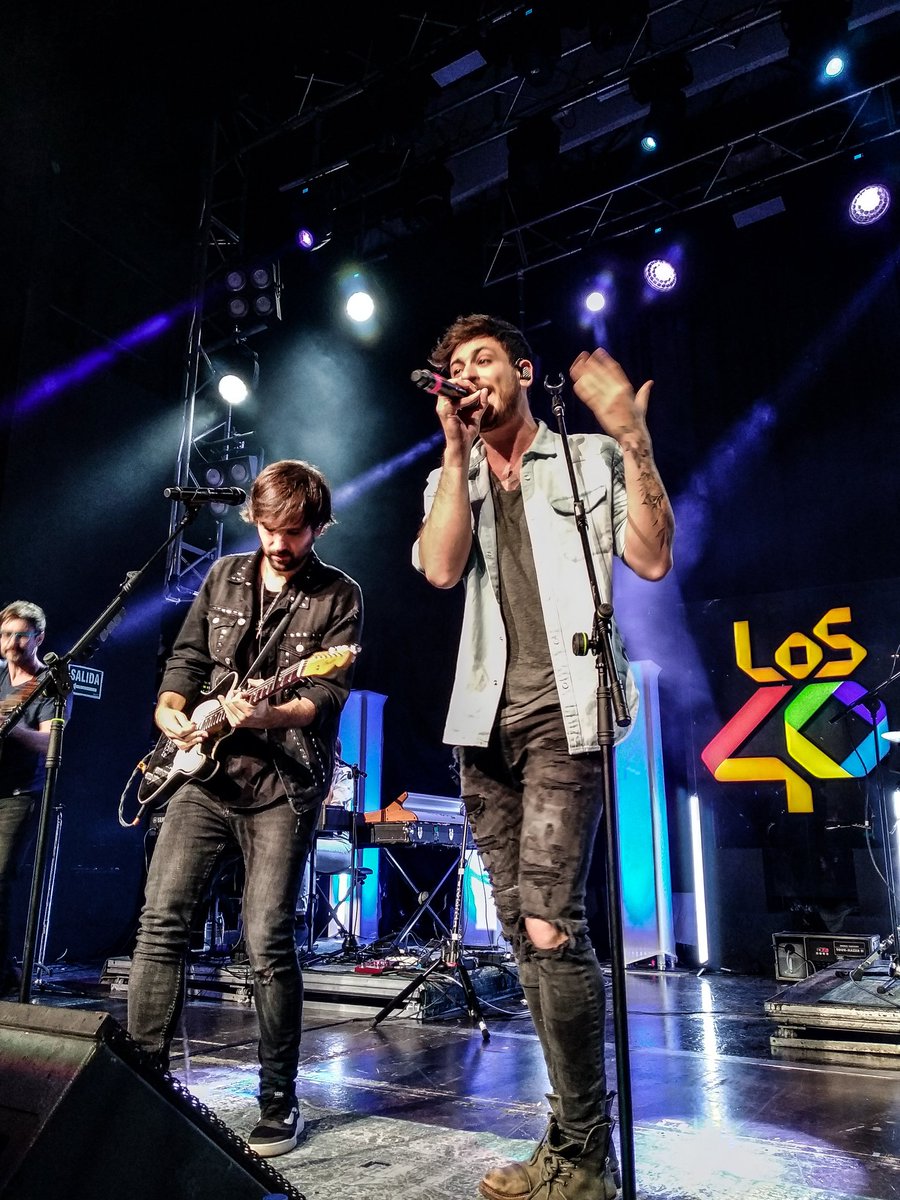 lapropuesta_web's tweet photo. .@davidotero feat @cepedaoficial #talcomoeres #los40básicoopelcorsa  @los40 . Fotos : @dfraile1978 . https://t.co/mcnaoMAYuS