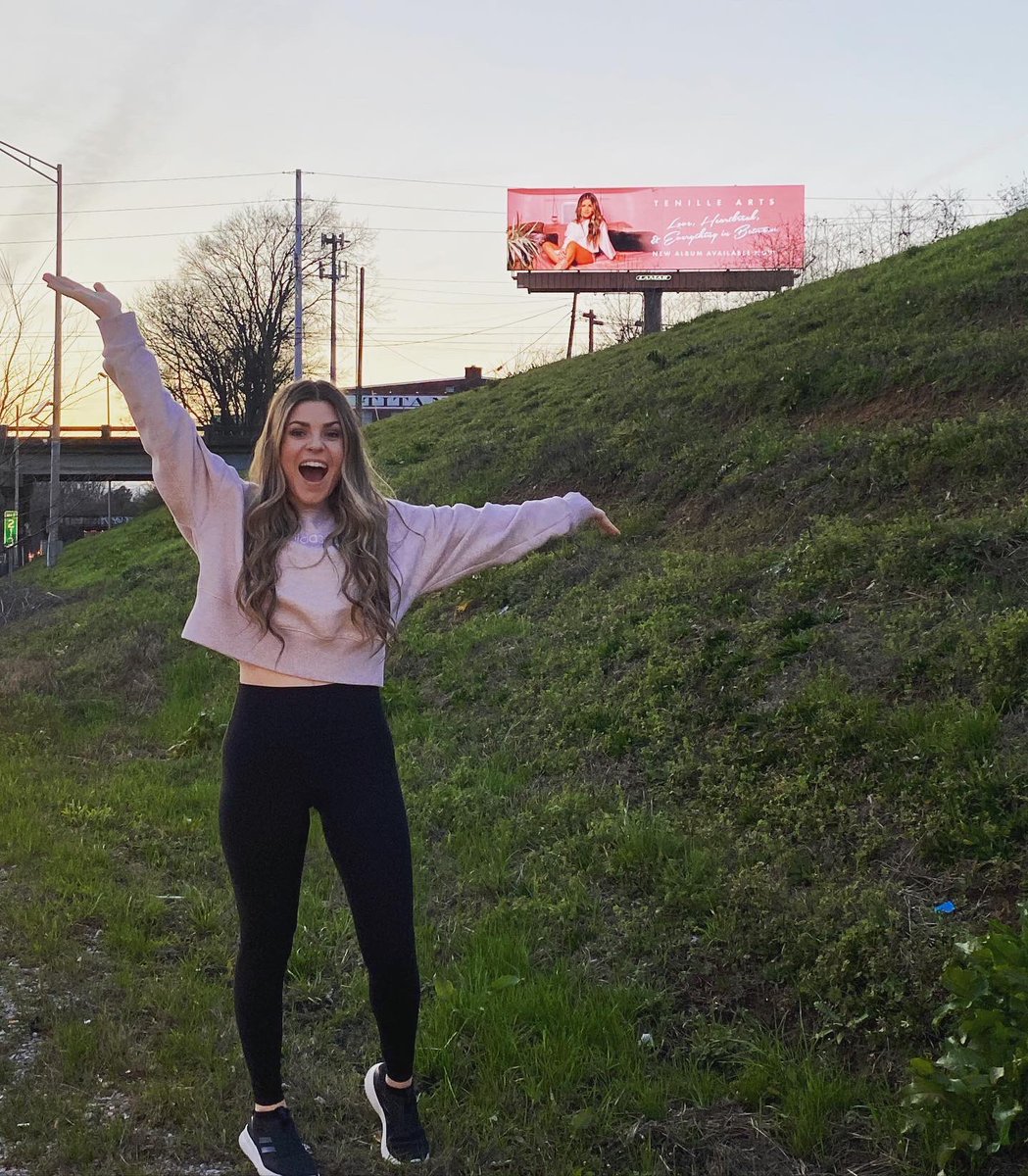TenilleArts's tweet photo. When your label surprises you with a billboard without telling you and you see it while you’re driving home from the airport and almost crash your car... 😱🚗 https://t.co/XvpVBTea51