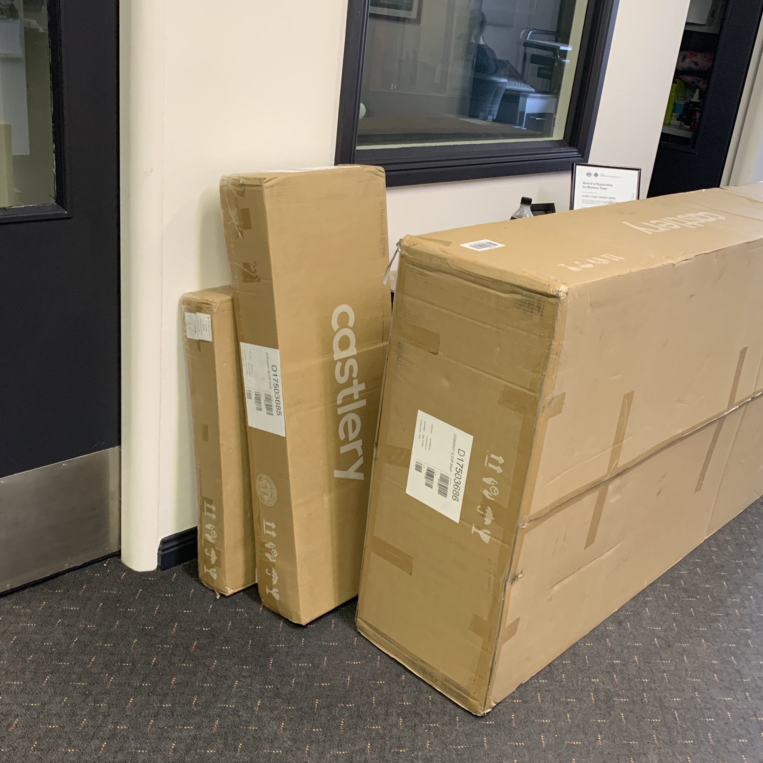 Castlery delivery outlet