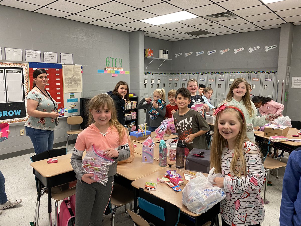 Thankful for students who are excited to exchange valentines and show kindness to others❤️<a href="/JAE_stem/">JackAndersonElemSTEM</a> #JAEgratitude