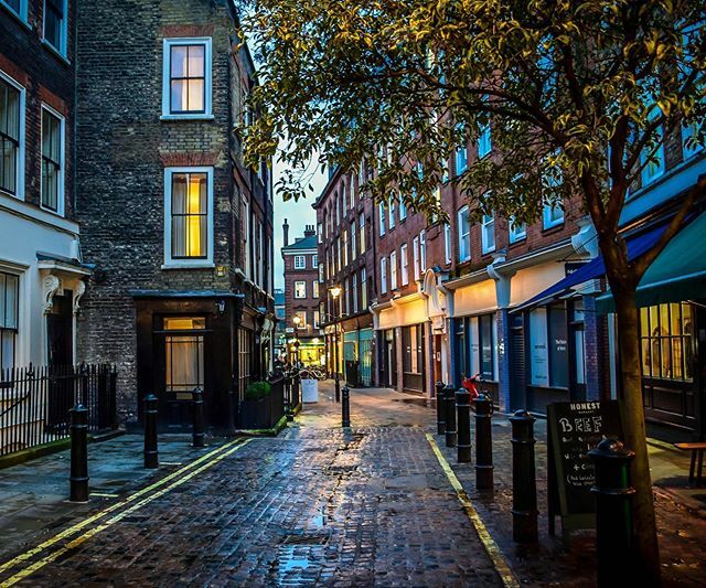 ApolloBelladona's tweet photo. A stroll through Meard St. ✴✴✴✴ #Photography #Shops #MeardStreet #Soho #WestEnd #London @ThePhotoHour @FotoRshot @BacklightWorld #ThePhotoHour #FotoRshot #HDR_Photo #BacklightWorld #Nikon #NikonD5300 #Ok_HDR #Fotofanatics_HDR #Fubiz #GuruShots #Captu… https://t.co/CiwqHBV9rK https://t.co/vv3Pxw6jzR