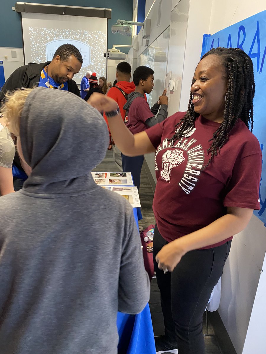 CCUSDSupt's tweet photo. Congrats to CCMS for holding a successful mini HBCU fair today! So exciting! Special shout out to Counselor Phenom Jeanine Lizotte for her vision and her hard work! Another shining example of #culverpride https://t.co/SpGdfhMZat