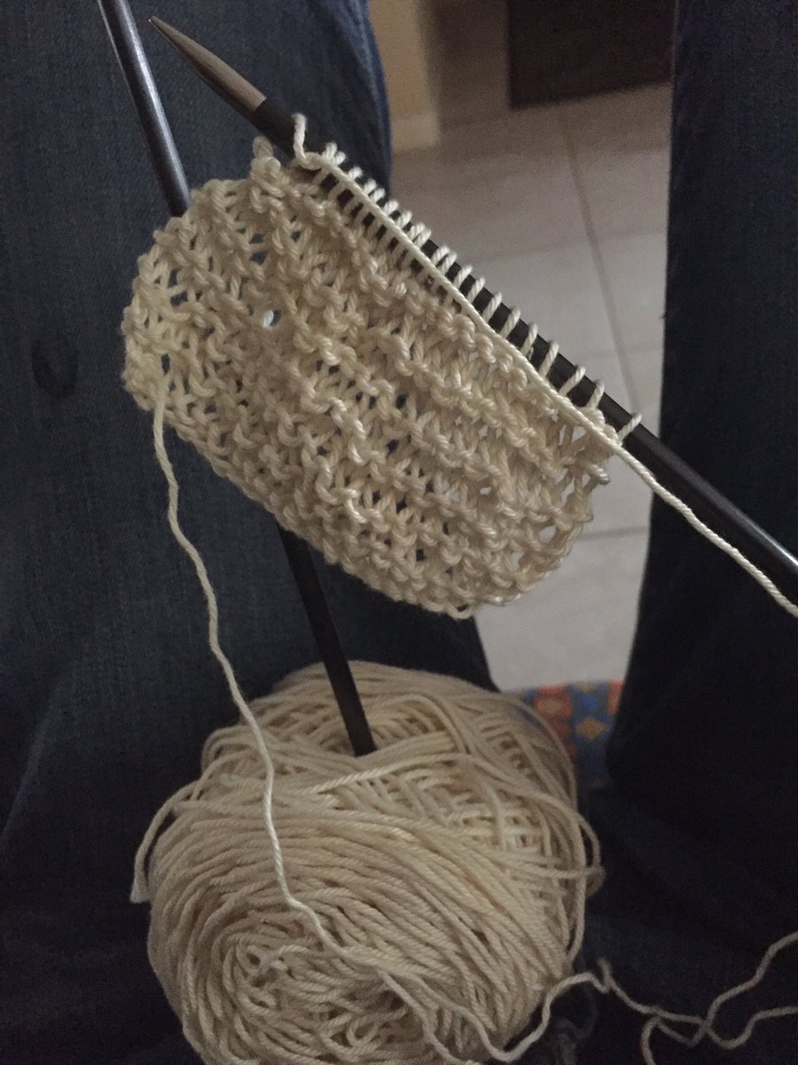 FredieSpaghetti's tweet photo. Friend of mine is trying to get me into knitting....her plan may be working cause I cant stop. This is my third time round trying to get as far as i can without messing up and this one only has a few mistakes haha https://t.co/0p1eWnQEXe