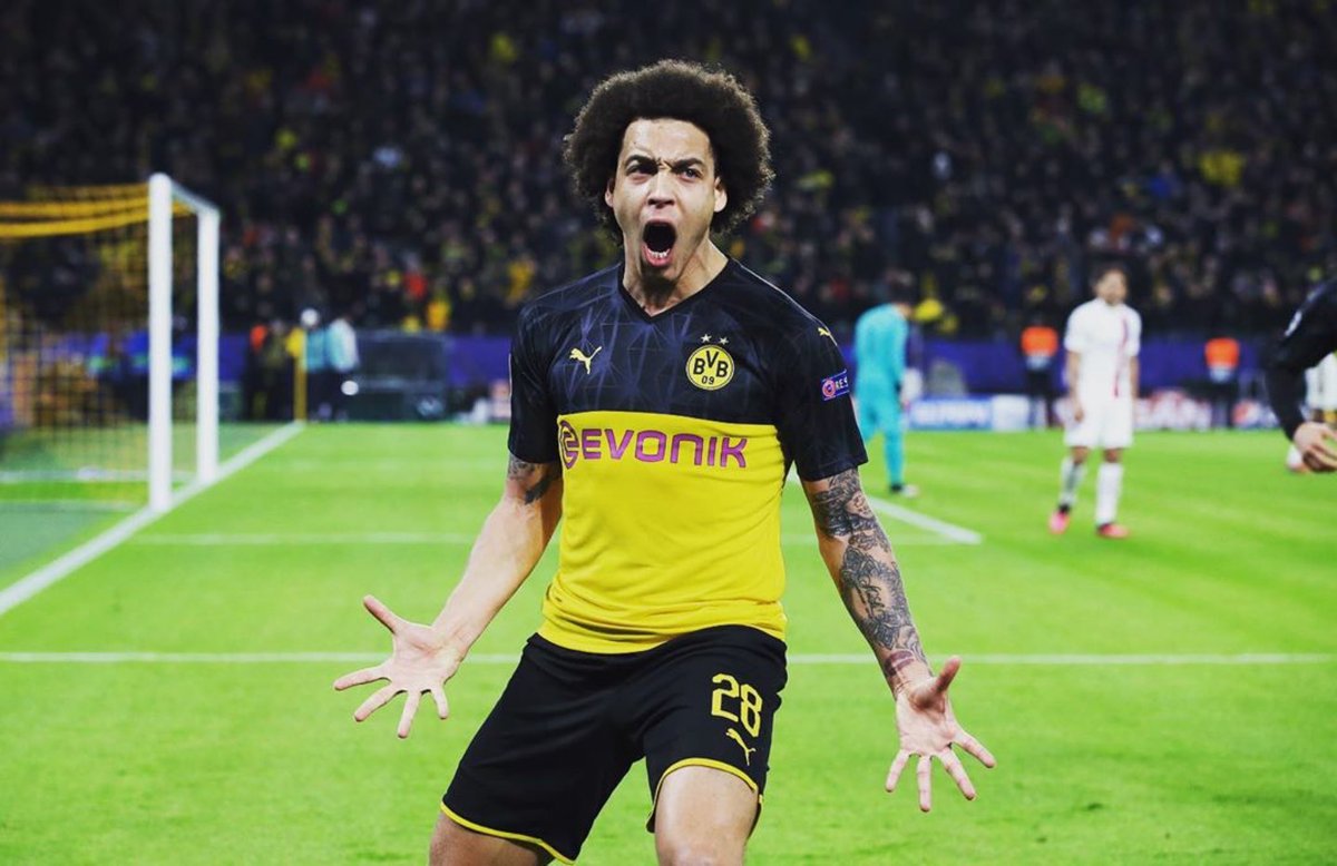 axelwitsel28's tweet photo. Pure. Passion. 🔥🔥🔥

A big performance from the boys and a bigger result 💪🏽

Special atmosphere in the stadium tonight, thanks for pushing us through 🖤💛

#UCL #BVBPSG #AW28 https://t.co/FQMfFtJaRL