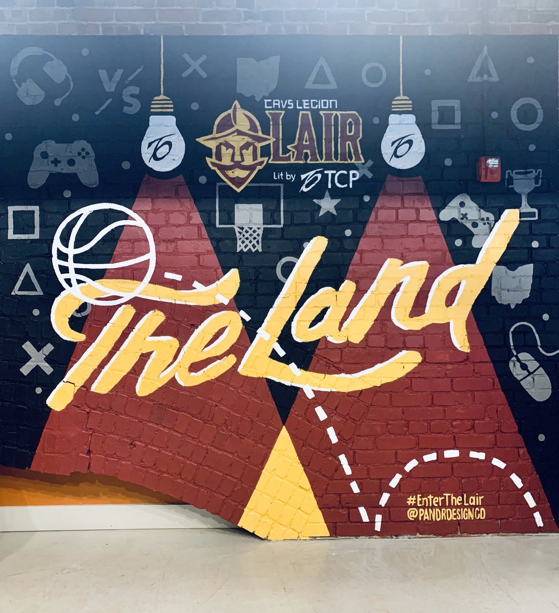 CLESports's tweet photo. Thanks @CavsLegionGC for having us at the Liar this afternoon to talk all things ESports! Excited to add this to the competitive event mix in CLE! ⌨️
#EnterTheLair https://t.co/XsrUWfrvMZ