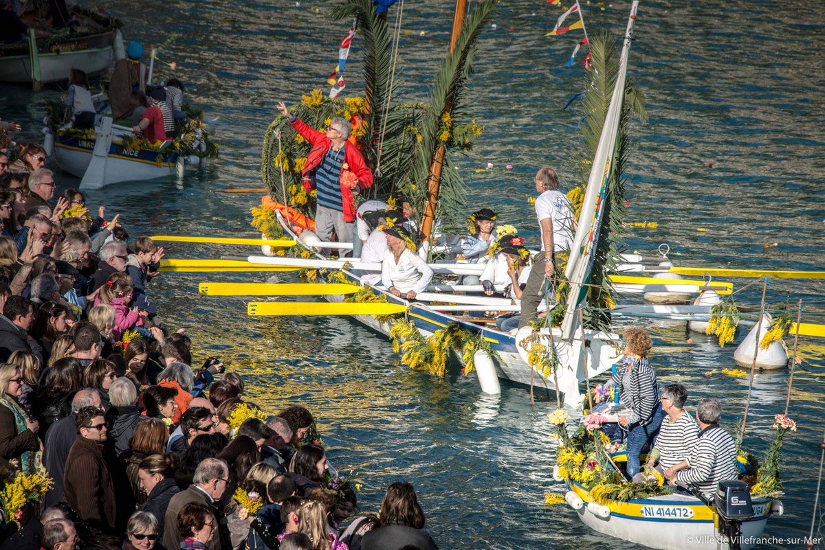 yolevlf's tweet photo. Lundi 24, comme chaque année, la #Yole de Villefranche va participer au Combat naval fleuri de #VillefrancheSurMer.  #Myvillefranchesurmer - #CotedAzurFrance https://t.co/2pZ0fDhRhl