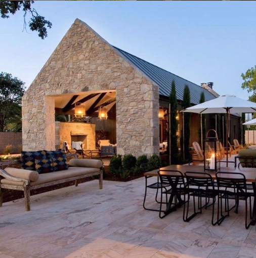 Layer up and lounge long, because every seat in the house 
<a href="/StewartCellars/">Stewart Cellars</a> is a good one at golden hour! ow.ly/5xKd50yjJIw 📸 by Instagram user: heathersandyhebert