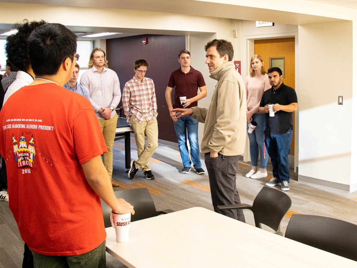 VTResidential's tweet photo. Last Friday, several engineering faculty gathered with students from the Galileo & Hypatia living-learning communities for networking, mentoring, and slushies! Many thanks to the faculty that participated. #vthrl #vtgalileo #vthypatia #livinglearningprogram https://t.co/ttehR8lRTR