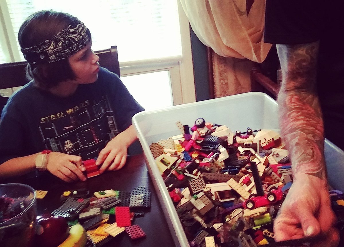Brave_River's tweet photo. Holiday hang outs, tried going to a diner for New Year's Day, played at an indoor playground &amp; enjoyed many Lego family night building sessions! #ASD #NeverNotLearning https://t.co/PoFLVbvm2S