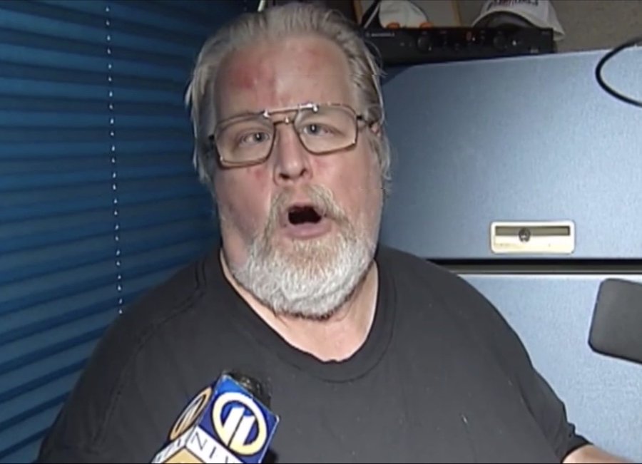 Bobby_O74's tweet image. TANGER! TANGER!! TANGER!!! #SuperFatness #SuperBlotchy #SuperBlogger #FanBoy