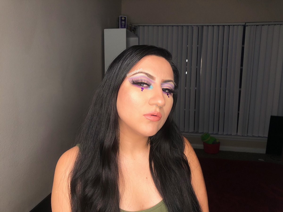 xoxobykm's tweet photo. W•A•V•E•S

~DETAILS~
@juviasplace
@lyssalashes (code XOXOBYKM)
@toofaced 
@ABHcosmetics 
@maybelline
@wetnwildbeauty
@morphebrushes
@beautyblender 
@kyliecosmetics

#juviasplace #latinamua #makeup #makeupaddict #makeuplook #mua https://t.co/aL4gEiykPl