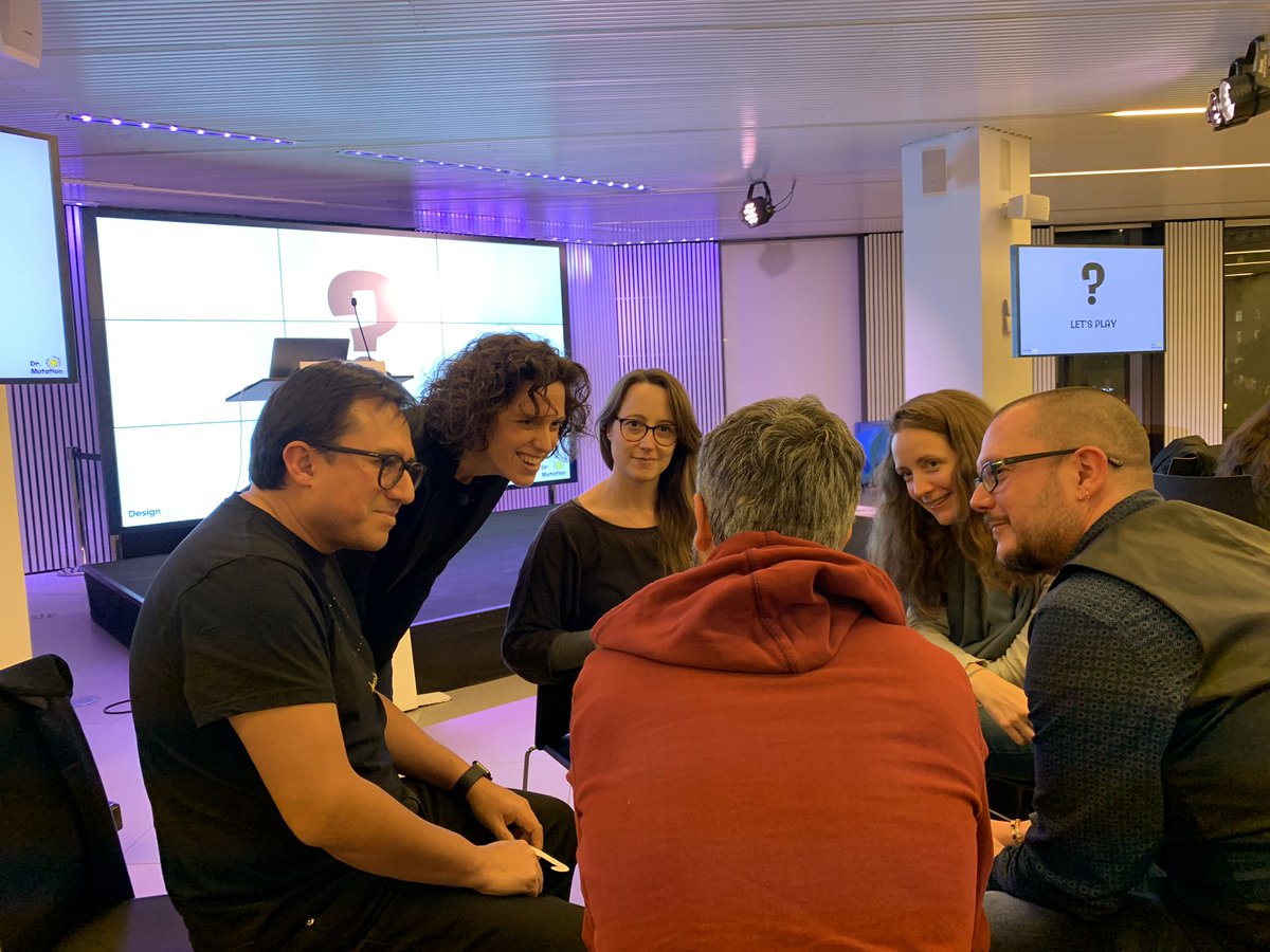 Hoy en <a href="/Experience__Lab/">Experience_Lab</a> , <a href="/DrMutation/">DrMutation</a> imparte un #Workshop en el que nos damos cuenta de como las percepciones afectan para resolver un reto creativo. Y tú, ¿analizas tus percepciones? drmutation.com en <a href="/MovistarCentre/">Movistar Centre</a> #creativity