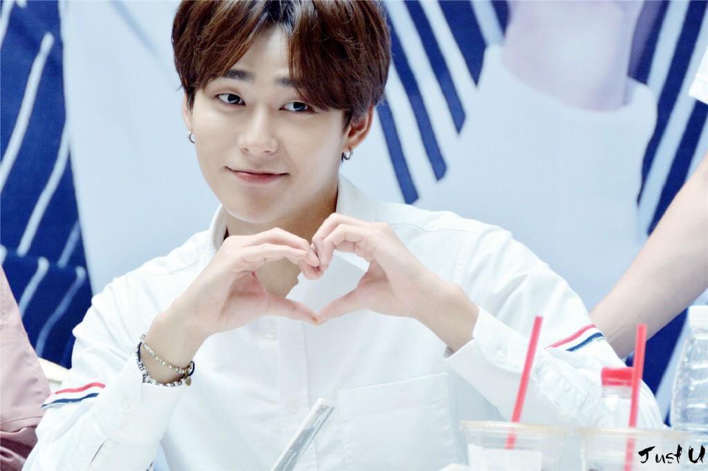 JoosUNIQ's tweet photo. Love you more!!!!! https://t.co/ZV2zNO2zbc