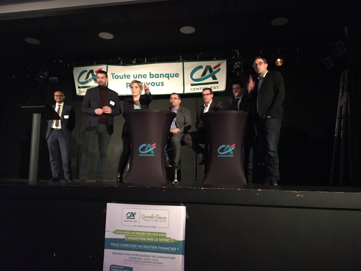 Assemblée générale de Villeurbanne  <a href="/ca_centrest/">Crédit Agricole Centre-est</a> .
De nombreux clients sociétaires présents et une assemblée attentive aux actualites locales
Merci à tous pour cette soirée