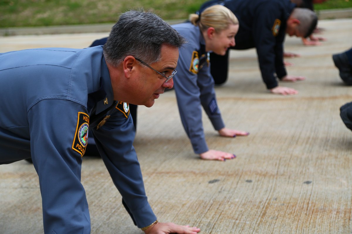 HenricoPolice's tweet photo. Last week, Richmond Police Department challenged Chief Cardounel to participate in #PushUp4MS; today we can say challenge accepted! https://t.co/CpXbOhJPt0