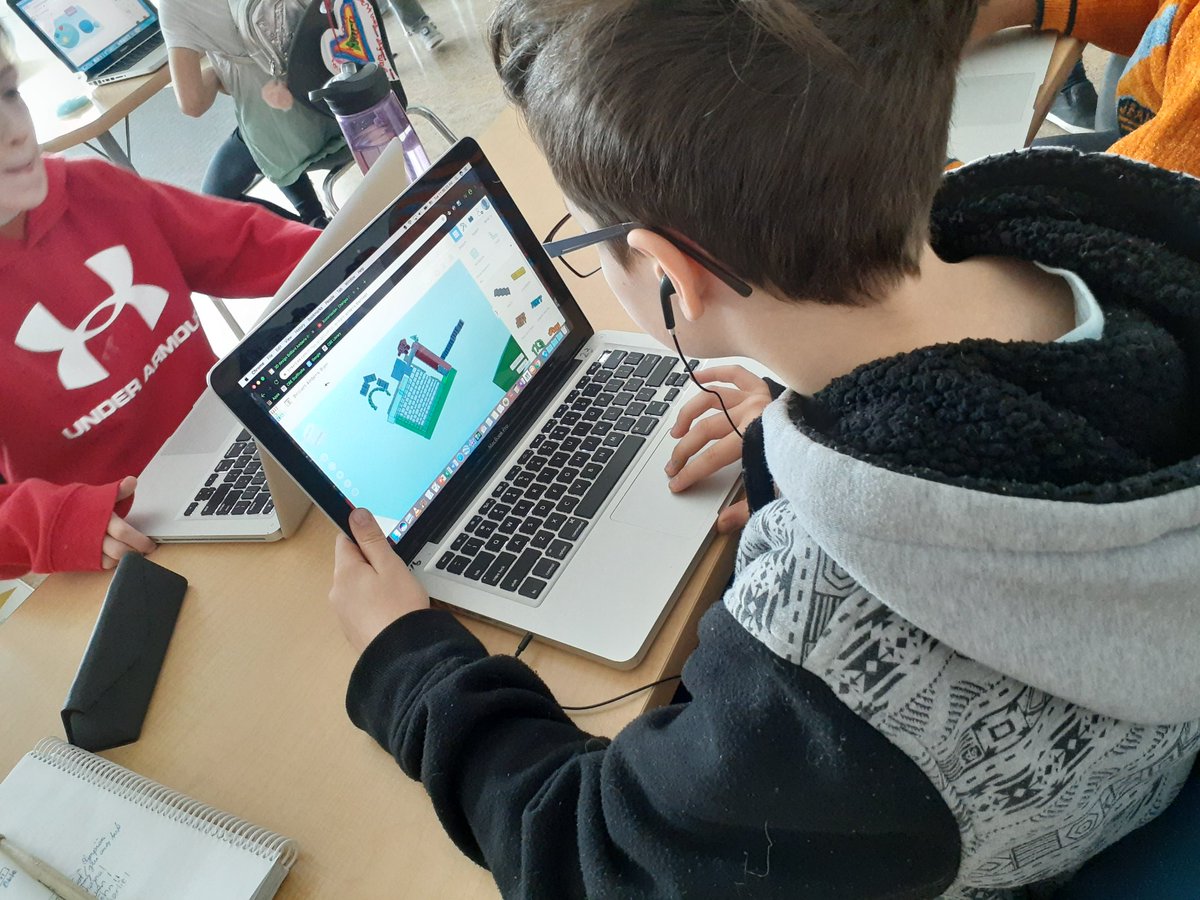 kearneysclass's tweet photo. Using @tinkercad to create a new arena for the @NHLFlames .  Maybe they'll like our design? @yyCBEdu
#colonelwalker https://t.co/pgdBrRLgEj