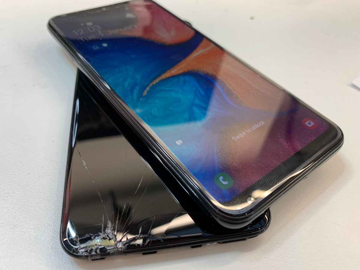 Midleton_IT's tweet image. 📱 Samsung Screen Repairs!📱

We use samsung original screens only at MidletonIT!
Only the best quality for our customers!

Pop into us in Market Green Shopping Centre for your next repair!

➡️ MidletonIT.ie ⬅️