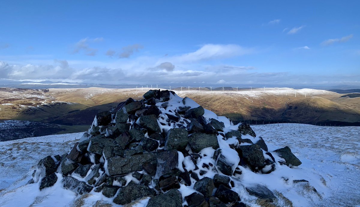 WindyWilson88's tweet photo. Not much weather chat the day guys. Same old. Same old. So decided to take the dogs up the hills
Fuk me. What a difference a “few hundred” feet make . . . Dry and calm in the car park. Blowing a hoolie up on the summit . . . But the dogs loved it
#GlenSherup #Innerdownie #Snow https://t.co/DDYqtk8hJe