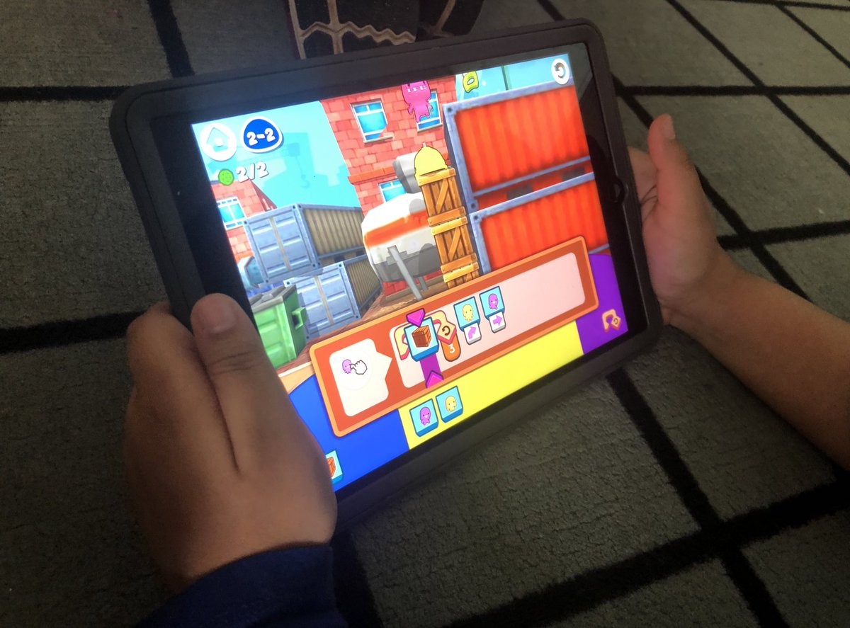 WigmoreTech's tweet photo. 2A exploring loops with @codesparkapp #peel21st #kidscancode https://t.co/S4XCLAWdDP