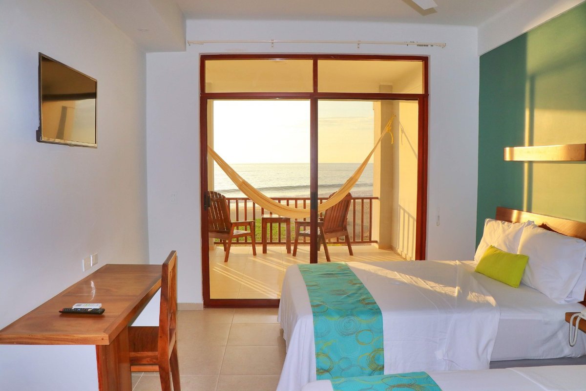 puntazicatela's tweet photo. Siesta problemas... ¿La cama o la hamaca? La hamaca o la cama? #tranquilo #chill #relax #nostress #naptime #travelvibes #catnap #oceanview #makeareservation #getaway #travelplanning #traveladvice #traveltribe #wanderlust #hammocklife #livingthedream 😎 https://t.co/2bF0A2gSpJ