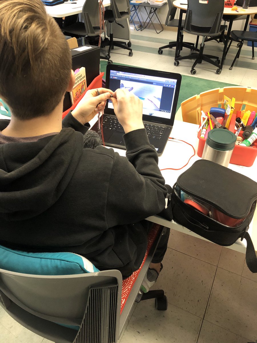 AudeFilion's tweet photo. Nous crochetons en mathématiques! Ensemble, nous travaillons l’estimation pour la longueur, l’aire et le périmètre. @ecolecatholique @eec_sta @marcblake11 https://t.co/YP76mRwgU1