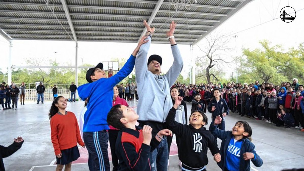 #ThisIsWhyWePlay π
@juanonjuan10 spent his All Star break hosting a basketball clinic at a local elementary school in Monterrey, Mexico, where he played for two seasons earlier in his career.