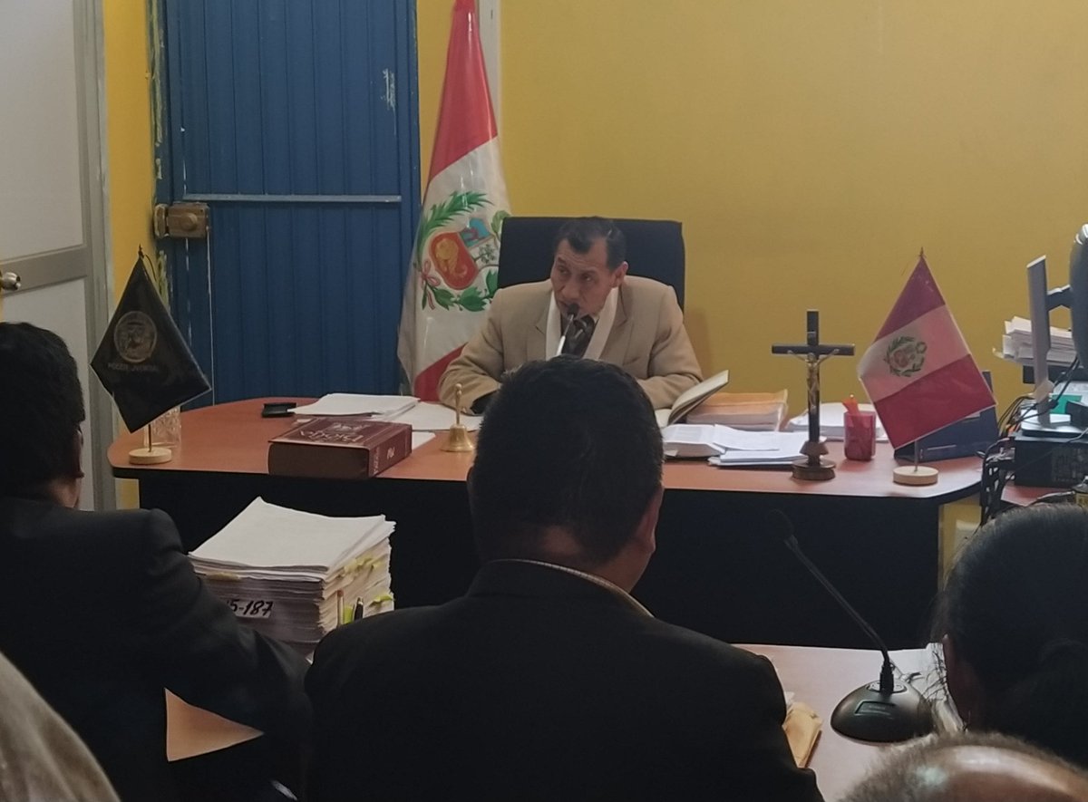 CooperAccionPER's tweet image. 🔴 #DefensoresDDHH | Suspenden por 10ma vez juicio de los defensores criminalizados por #LasBambas. El juicio se reprogramó para el jueves 27 9:30 am. Se denuncia el costo que el prolongamiento del proceso supone a defensores y familiares.