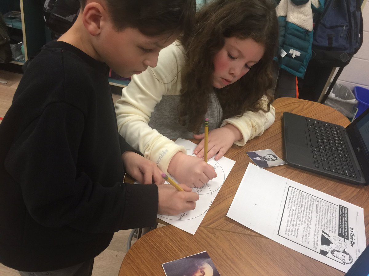 mrsramus's tweet photo. Working collaboratively to learn about our 2 most famous presidents #parkavepride https://t.co/NN4uKGzJGE