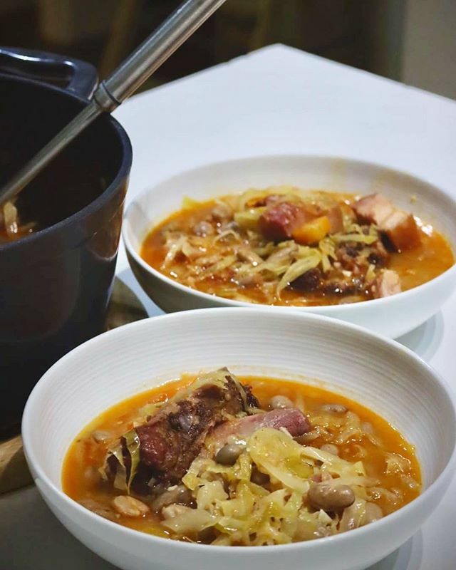 Have you ever tried jota or grah i zelje [beans and sauerkraut stew]?
Who wants the recipe? 😋🍲
.
.
.
.
.
.

#croatia #croatianfood #foodie #traditions #Croatiantraditions  #beanstew #beanrecipe #grah #sauerkraut #cabbagerecupe #oldtraditions #traditionalcroatianfood #croatia…