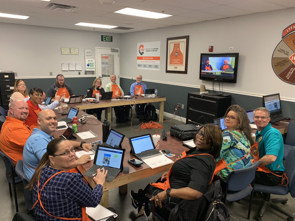 So excited to gather together to learn here at #LeadersEdge in#D232! 😁