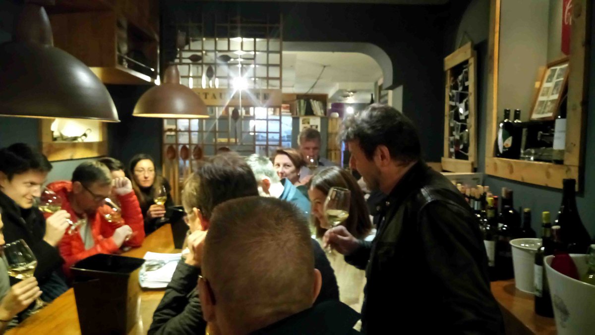 rutadetapas's tweet photo. Esta tarde un grupo de 15 personas salen de tapeo con nosotros por el Madrid de los Austrias.
https://t.co/eR7kQX2E5J https://t.co/BertU9nNbK