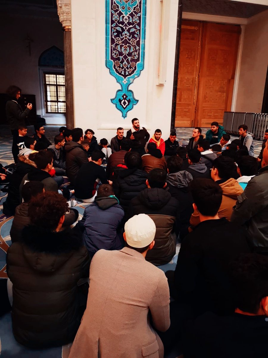 0mfatihyildirim's tweet photo. Kardeşlerimle Yatsı Namazında Büyük Çamlıca Camii'nde buluştuk.
*
Mücadelimiz, Ümmeti Muhammed'in ve Yüce Türk milletinin özlediği nesil olabilmektir.
*
Üstad #NecipFazılKısakürek diyor ki:
Bir nesil özlüyorum,
Doğrultsun yatıkları..

İman ve Aksiyon Cemiyeti
18.02.2020 https://t.co/GLyaYrVDpl