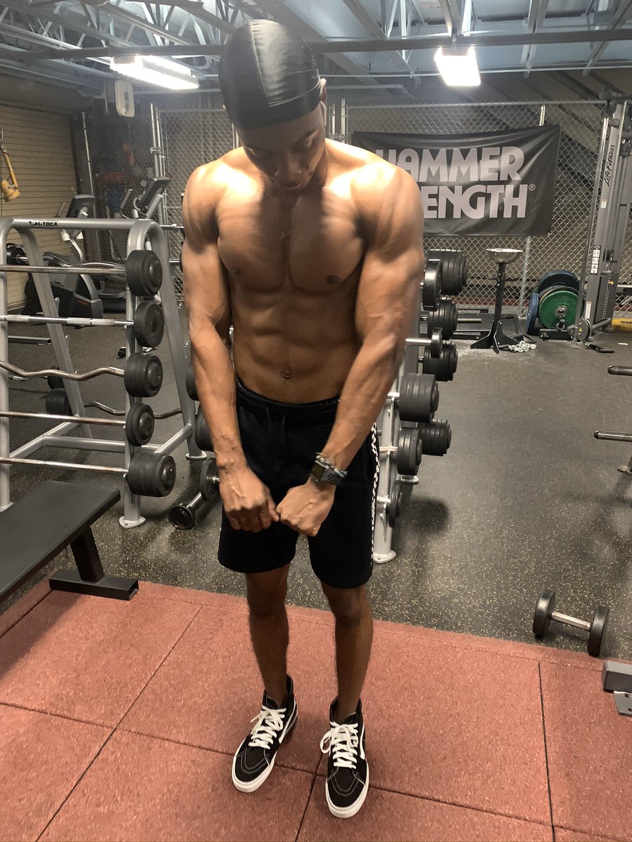 Montrizzle_'s tweet photo. @imt_hoowww 2017➡️2018➡️2019➡️2020 https://t.co/ku9auMdgnN