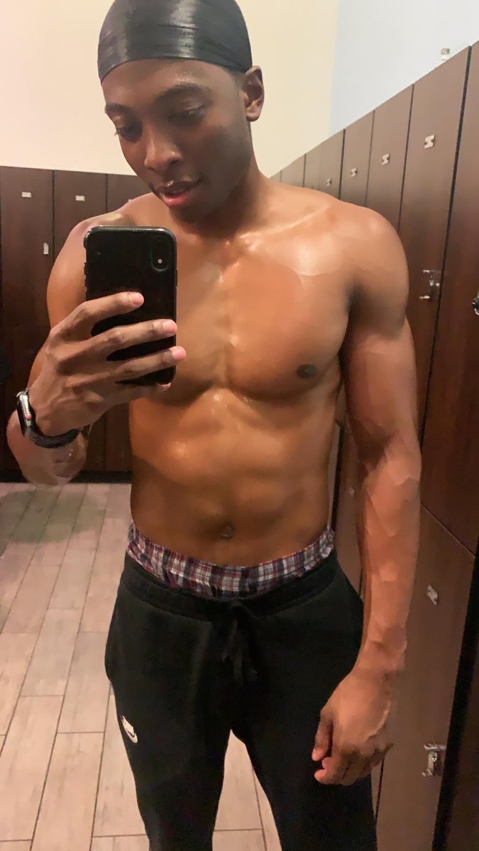 Montrizzle_'s tweet photo. @imt_hoowww 2017➡️2018➡️2019➡️2020 https://t.co/ku9auMdgnN