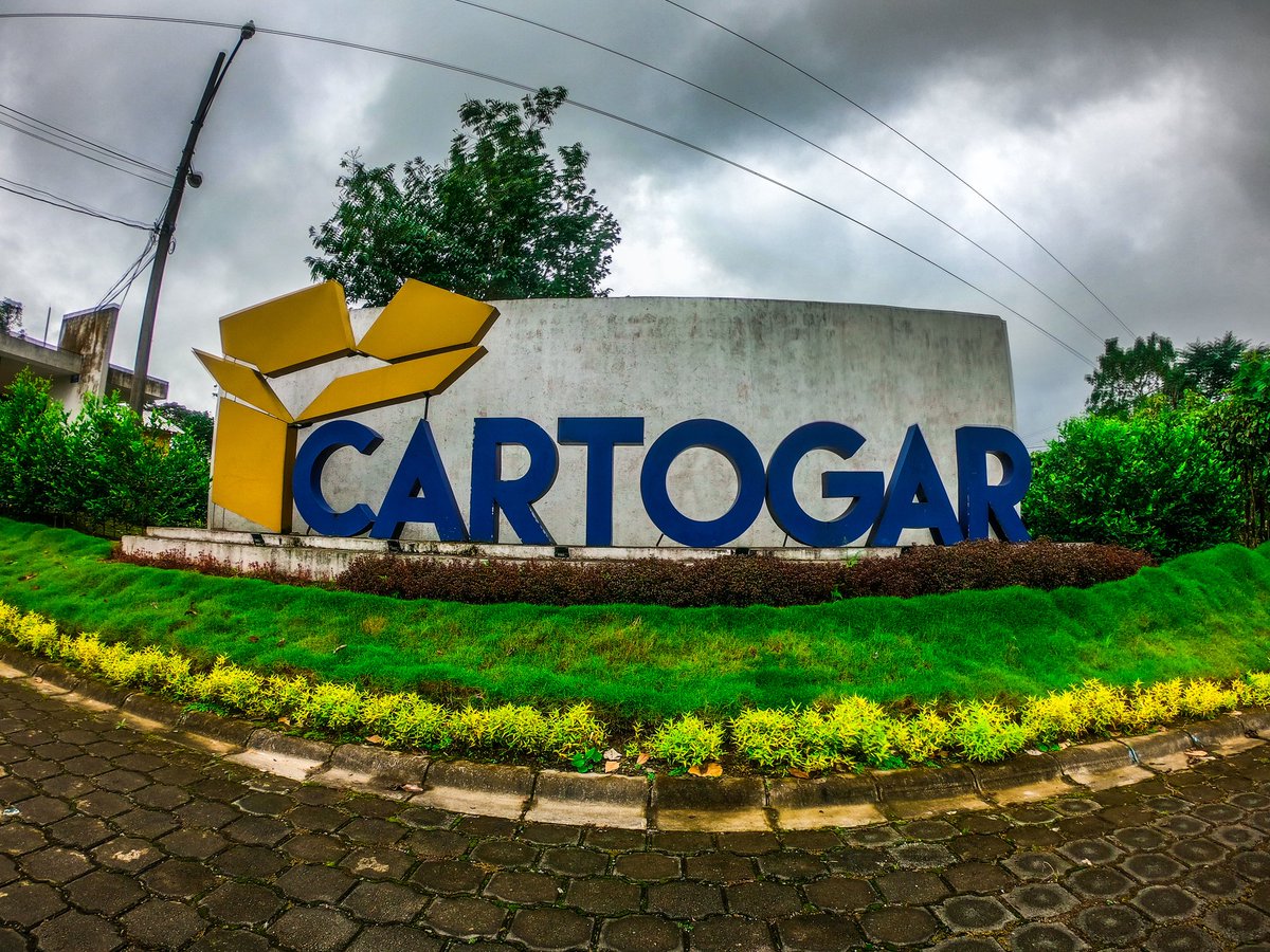 igorfhernando's tweet photo. Una grata visita en #CARTOGAR, industria cartonera ubicada a 40 minutos de #LaConcordia. Conversamos con Carlos Garay CEO de la fábrica sobre futuros proyectos de inversión en el cantón. https://t.co/cTtwQpnWxk