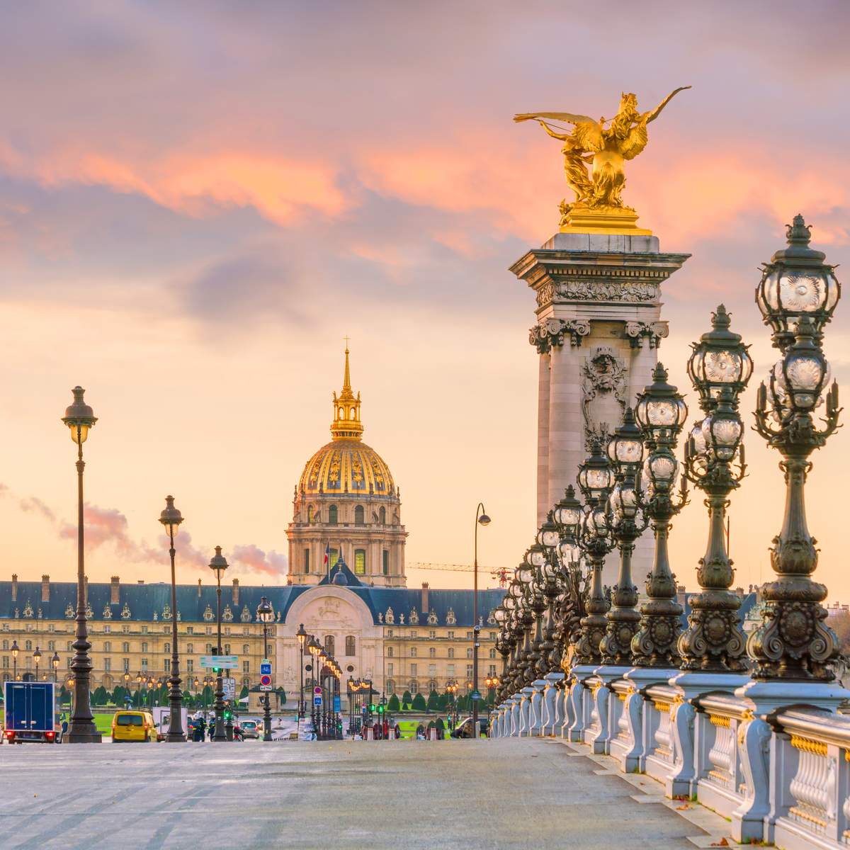 GLA_Airport's tweet photo. Is #fashion your forté? #ParisFashionWeek runs from the 24th of February to the 3rd of March and with @easyJet we can get you a front row seat! 
Don't miss out on one of fashion's biggest events, book your flights now! https://t.co/n1IEszCADu 
#flyGLA https://t.co/kXJK6hftOk