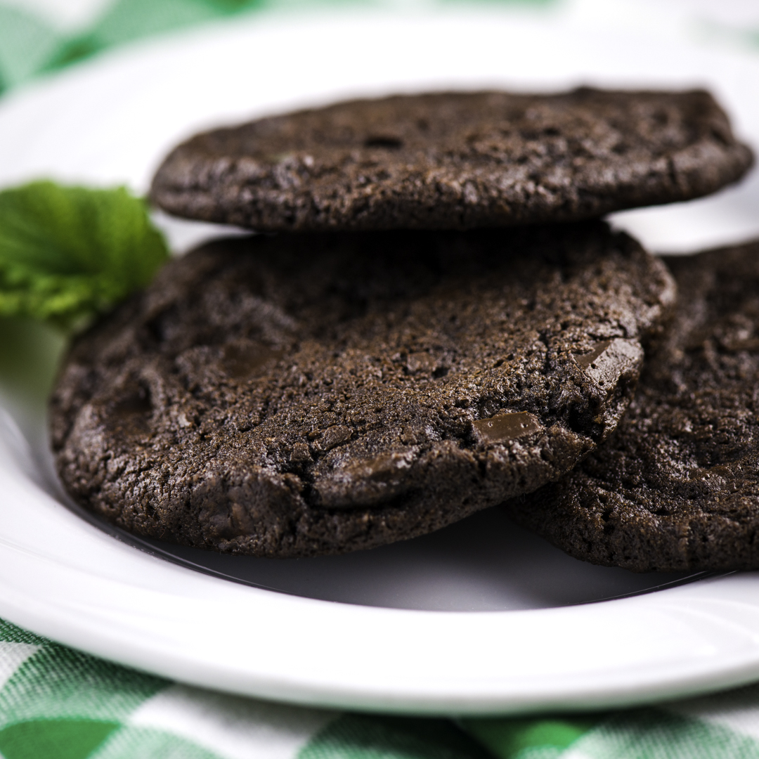 MakeitPerfectly's tweet image. Mint chocolate chip ice cream is amazing, but February is a bit chilly for ice cream. Enjoy warm fresh baked cookies instead with The Mint Chocolate Chip Cookies in Perfect Bake. bit.ly/31KriQs