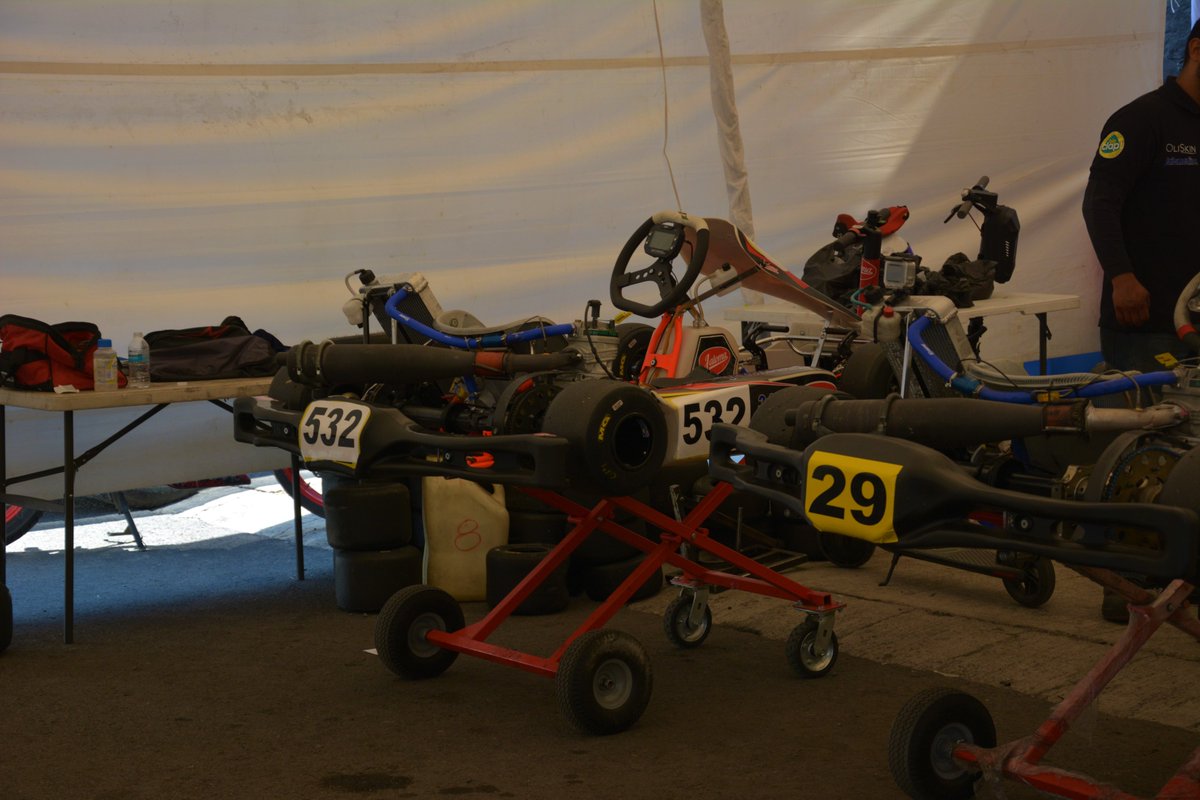 jolinesjolines's tweet photo. Un master en esto de los Karts, reconocido por tod@s en este mundo y que ha contribuido de forma directa; a formar pilotos tan importantes como Checo Perez, Antonio Perez o 
@raulguzman_m @RaulguzmanRG7 @Guzman11Raul El Gran Donas... 👏💪 #Jolines #Radio @GPIKARTING @DonasDKR https://t.co/wx5gX6O0Lg