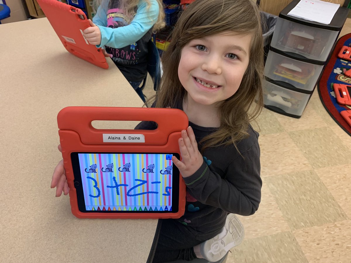 kbiege's tweet photo. #SDJInnovators, #SDJanesville, #Rooseveltes What a great way to share learning! Utilizing iPads and the Draw and Tell App with Kindergarten friends! https://t.co/cBmvOa6SX0