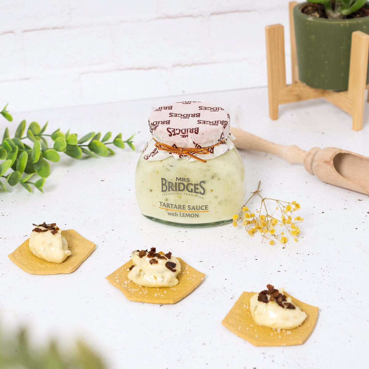 Esta salsa tártara con limón es ese toque que estabas buscando para tus platos 😋 Elaborada con los mejores ingredientes y sin ningún tipo de colorantes ni conservantes, es un éxito asegurado 😁 Pruébala ya y hazte con ella en nuestra web 😋 #tiendagourmetonline