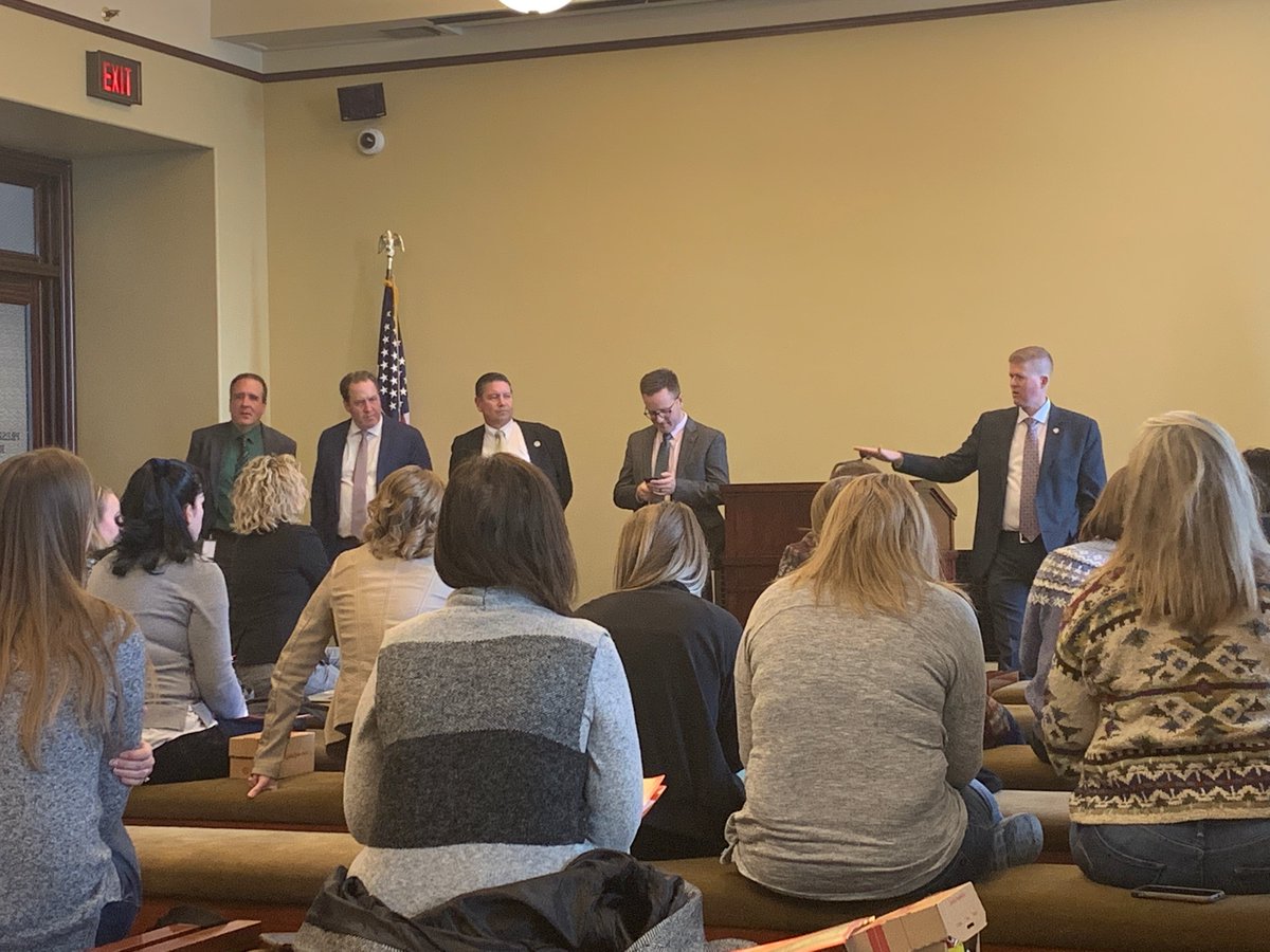 KyleLHoopes's tweet photo. Up on capital hill representing @alpineschools #asdshine #utahPTA and @grovecgrizzlies. Good to see our reps working for us and public education. Thanks @jonhawkins57 for taking a photo with me and being willing to visit #GVGrizzlyNation! https://t.co/SBP1bqbivJ