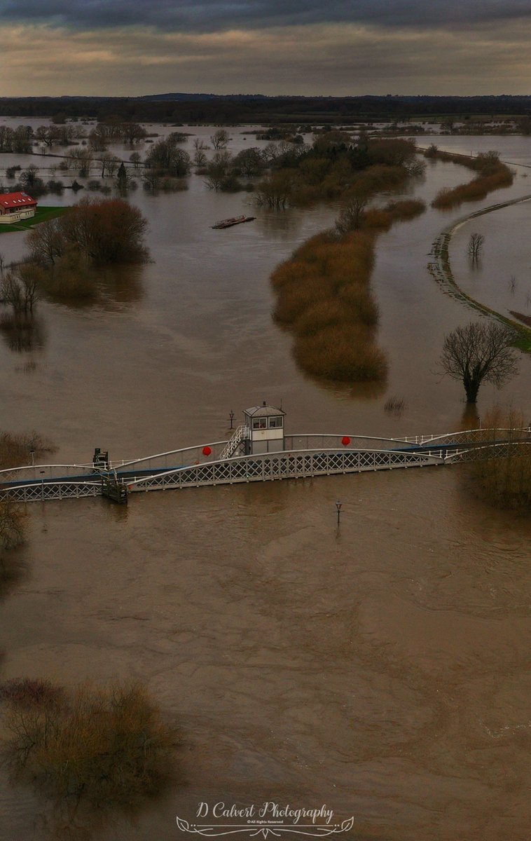 sierra18NY's tweet photo. These are images taken today of the village of #Cawood near #Selby. So far the flood defences are holding at the village side of the Ouse.🤞the water will subside soon. Images courtesy of Dave Calvert #StormDennisUK #Yorkisopen https://t.co/V4eWrlSlqu