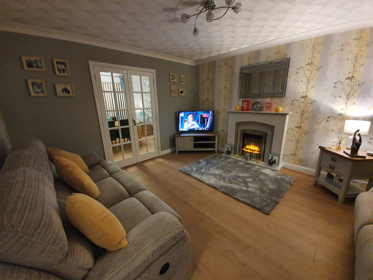 zoe_donohue's tweet photo. After 6 months of just concrete, numerous emails, complaints and consumer arbitration I have an actual floor! Thank you to everyone for putting up with my moaning 🤣 #DIYnightmare #house #Interiors #CarpetWrong https://t.co/r27VxEemtf