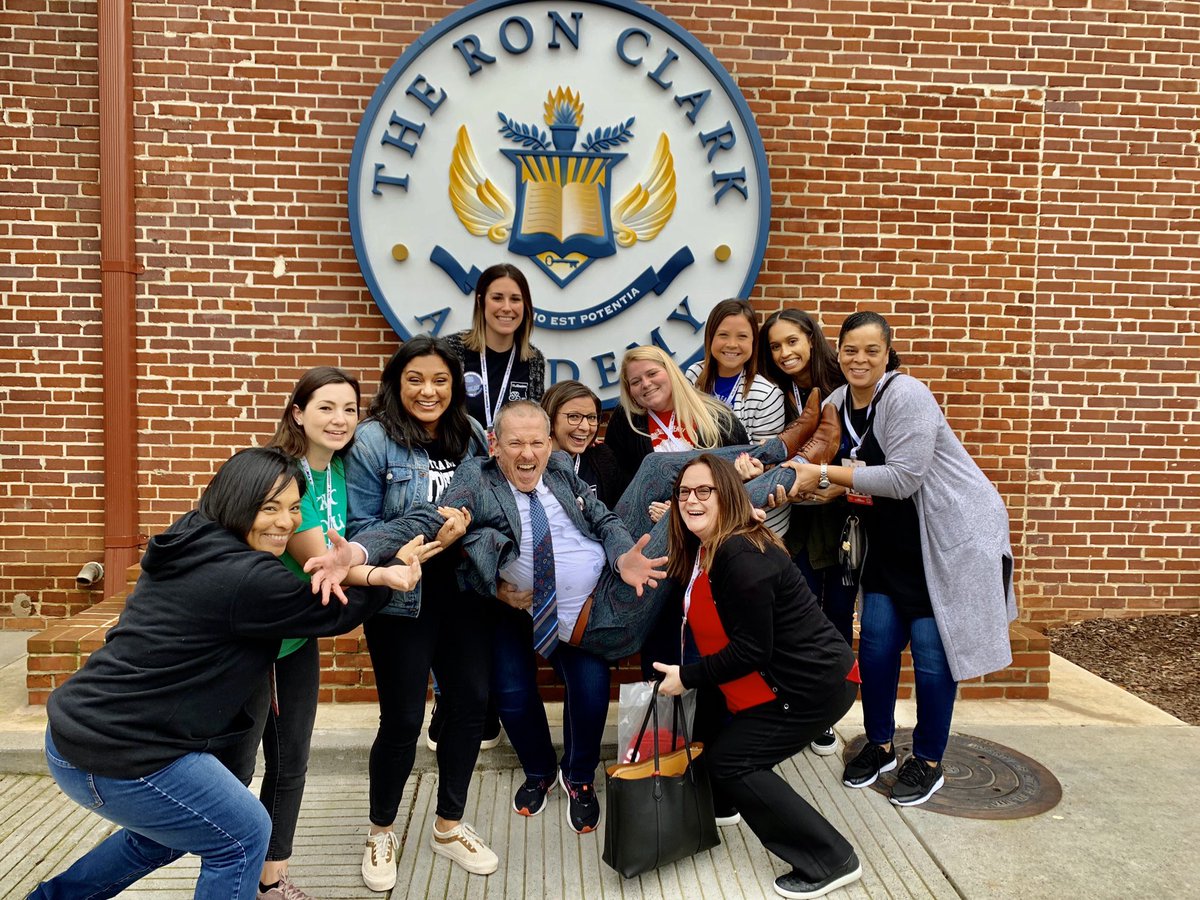 kinder_BOBCATS's tweet photo. #RCAExp was by far one of the most amazing experiences!The energy is so contagious and you can’t help but smile and have a good time while you’re there! I definitely left feeling #RCAinspired! I am so thankful for the opportunity to grow!#RonClarkAcademy #HPPMbobcats https://t.co/h42nexS8WH