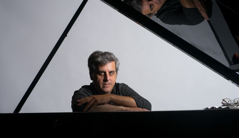 NaturalezaInter's tweet photo. Gran Teatro Nacional Presenta Las 32 Sonatas Para Piano de Beethoven
El Ciclo de Recitales comentados, a cargo del reconocido pianista Pablo Sabat, se realizará en ocho fechas de febrero a octubre en la Sala 2 del #GTN
Más info 👀+🌐 https://t.co/VC2rRLt7jX
#Beethoven #PabloSabat https://t.co/sH4rGz4Z1k
